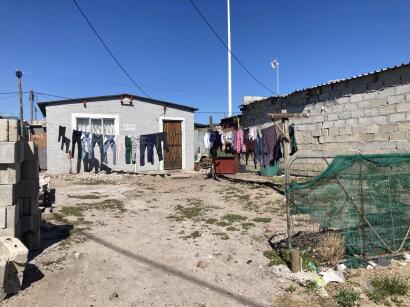 Hermanus Waldorf School, buiten hangt de was