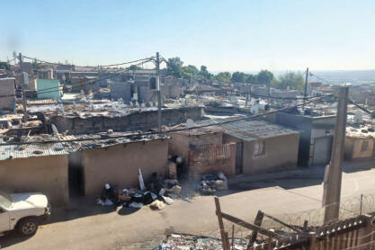 inkanyezi school ligt in het alexandra township in zuid-afrika