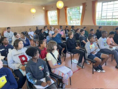 Khanyisa Special Needs Waldorf School, kinderen in de aula