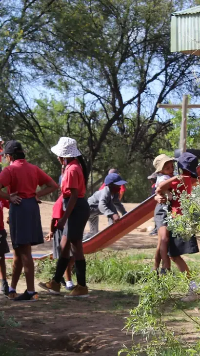 Waldorf School Windhoek, leerlingen in de pauze op het plein