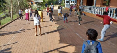 Op het schoolplein - Centro Educativo Pachamama